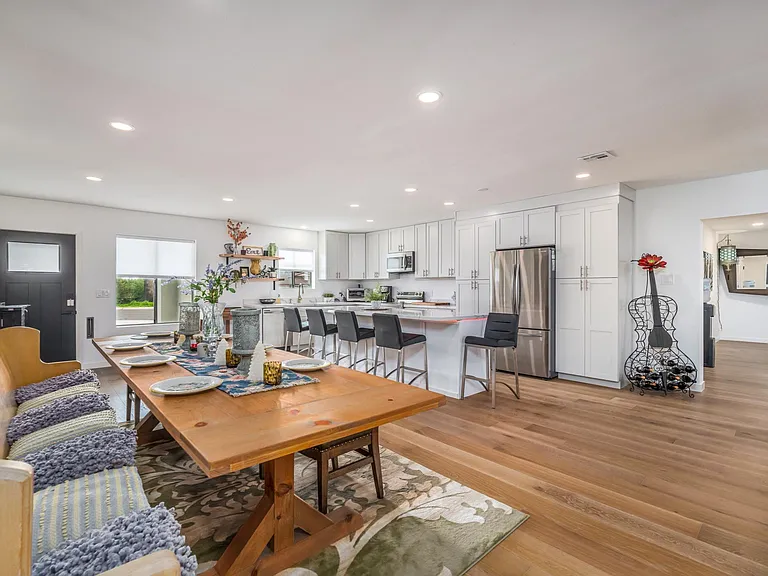 4344 E Clarendon Ave — Photo 14