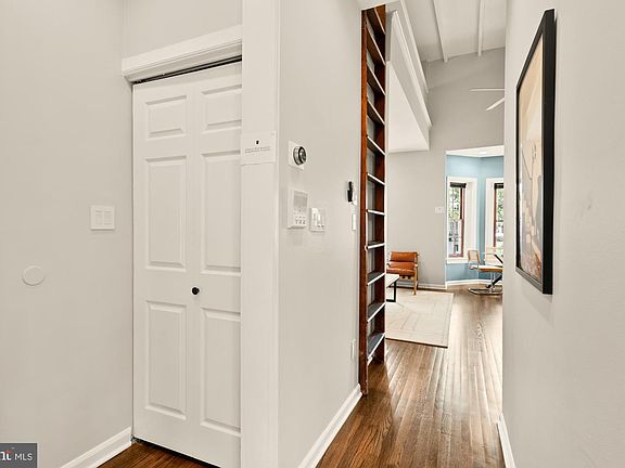 3rd image of 311 4th St SE APT 6