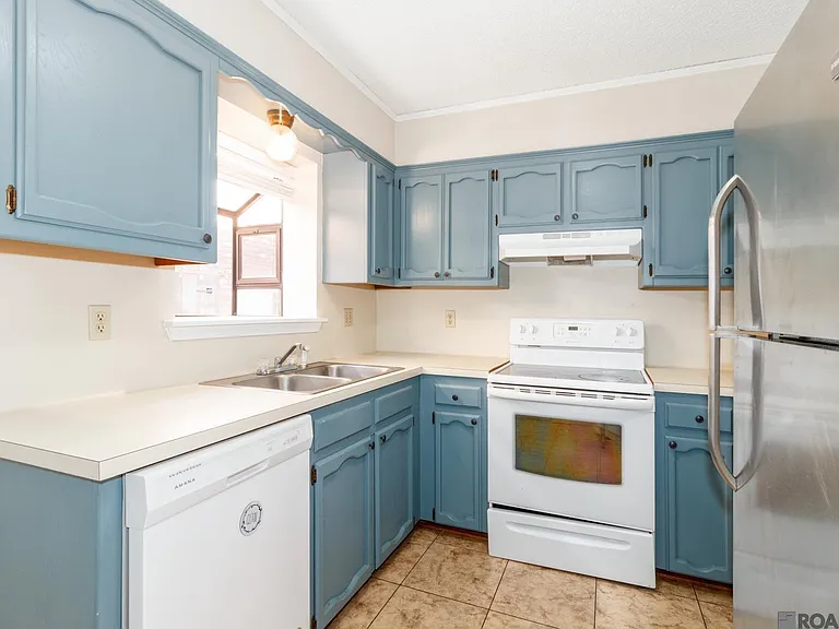 827 E Boyd Dr #C — Photo 8