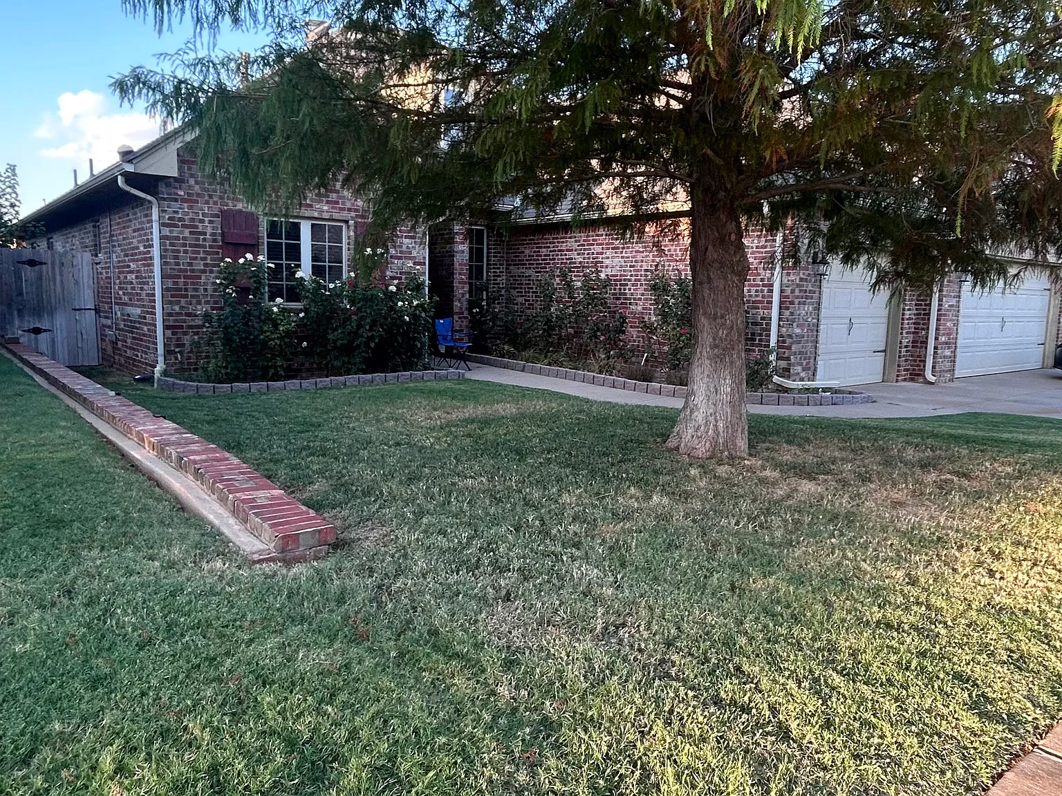 4 bed, 2.5 bath, 2262 sqft, $3,650 — Photo 3