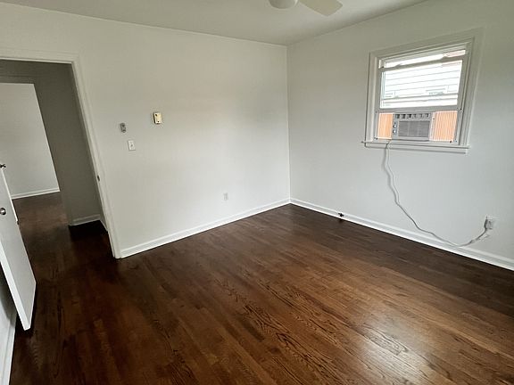 4th image of 814 Whitney Ave NW