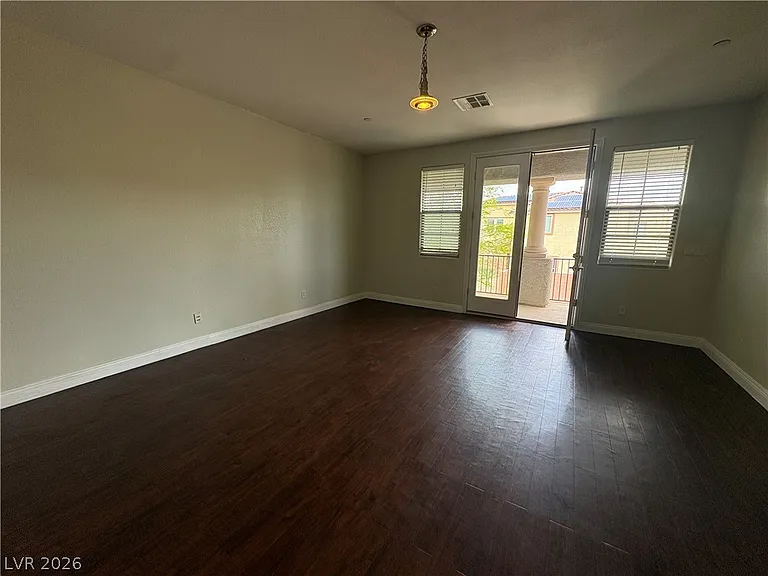 7811 Stroh Ln — Photo 10