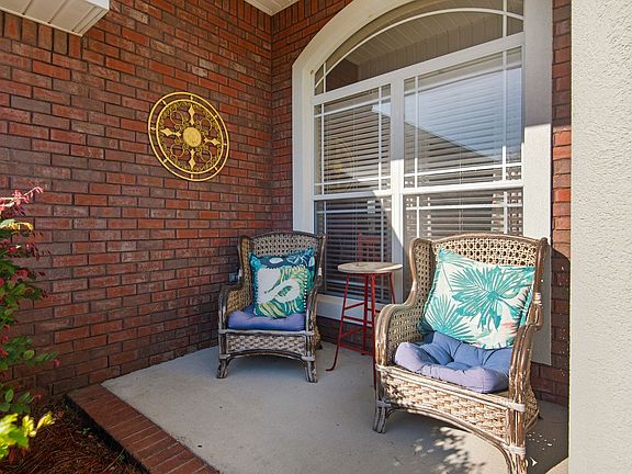 3rd image of 6165 Winchester Cir
