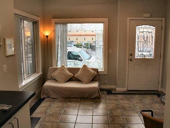 4th image of 122 E San Salvador St