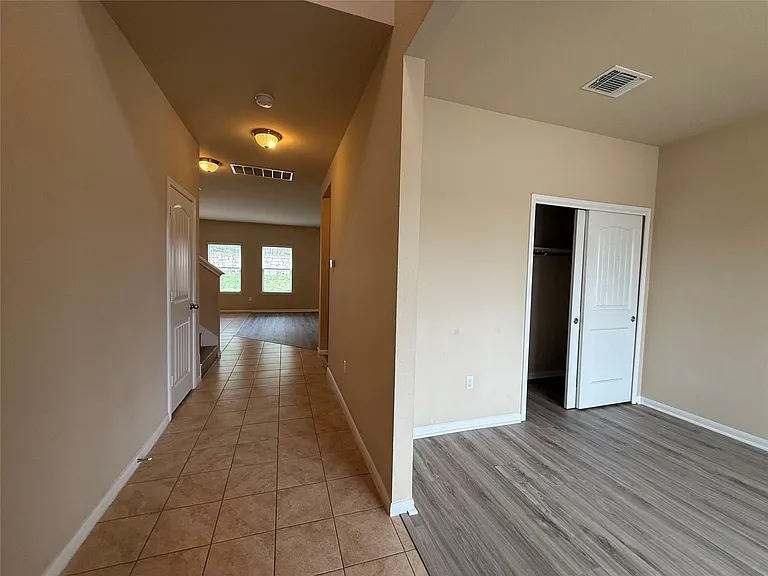 503 Libani Ln — Photo 6
