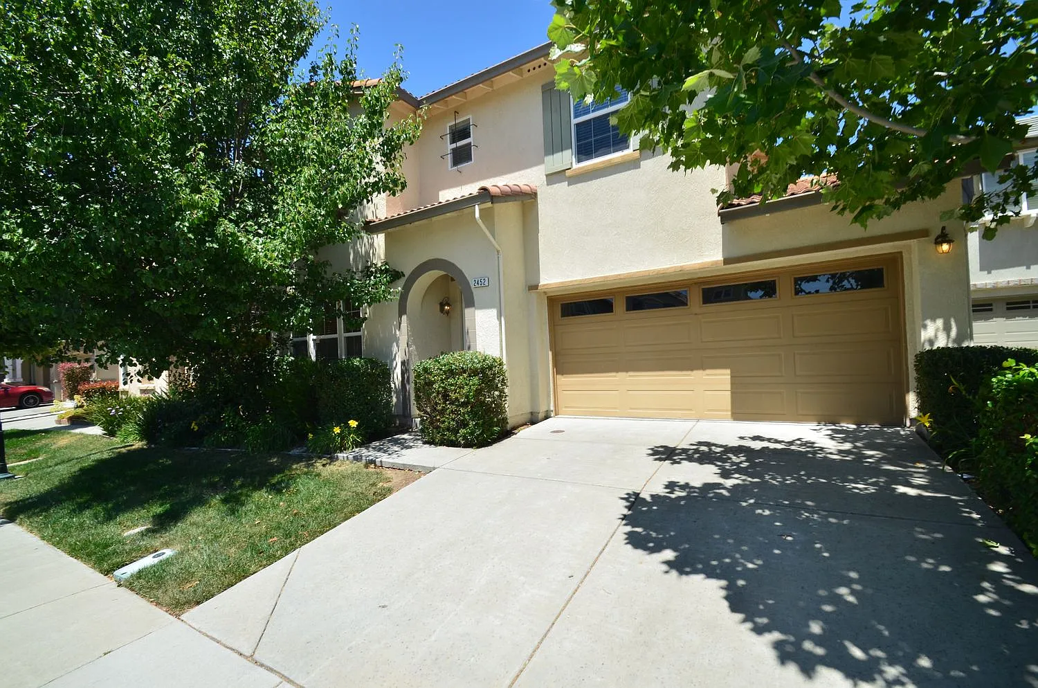 2452 Hanson Dr photo 1