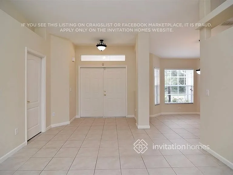 668 SE Damask Ave — Photo 2