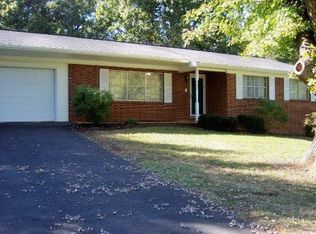 2349 Sentell Dr, Maryville, TN 37803