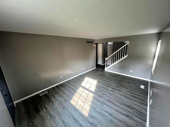 5th image of 7968 Bobtail Ct