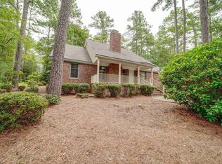 127 Cliff Ct, Southern Pines, NC 28387