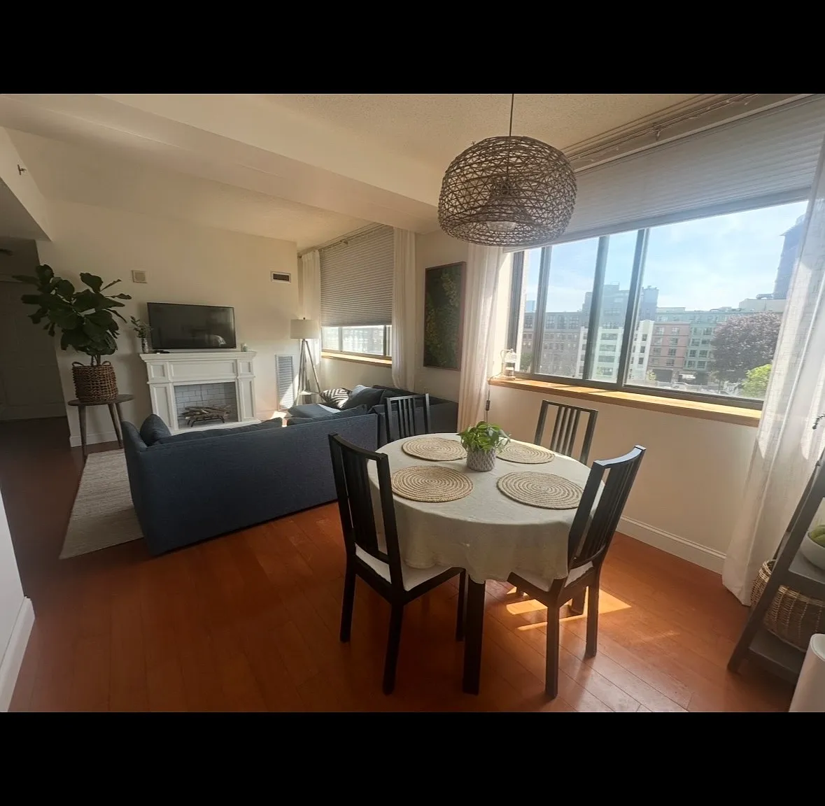 2 bed, 950 sqft, $2,150 — Photo 2