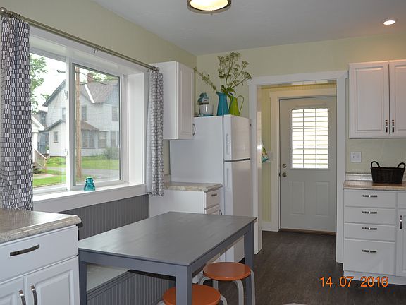 DN-DINING AREA OF KITCHEN