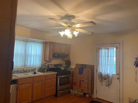 5th image of 129 34th St