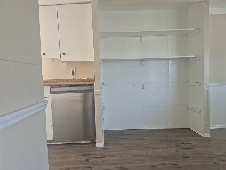 907 51st Avenue Dr W — Photo 3