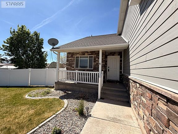 3rd image of 4566 E Botanical Dr