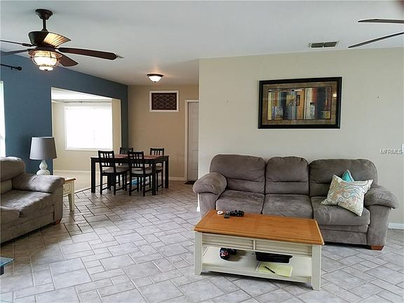 3rd image of 1613 Hardwood Dr