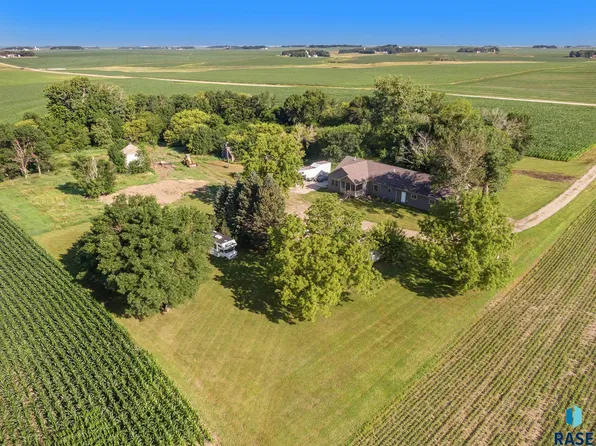 1755 100th St, Larchwood, IA 51241