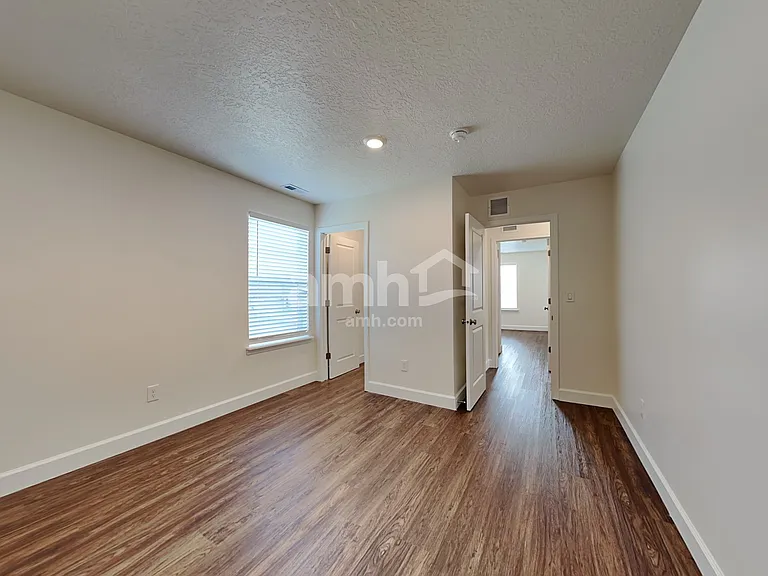 2317 E Surry Way — Photo 20