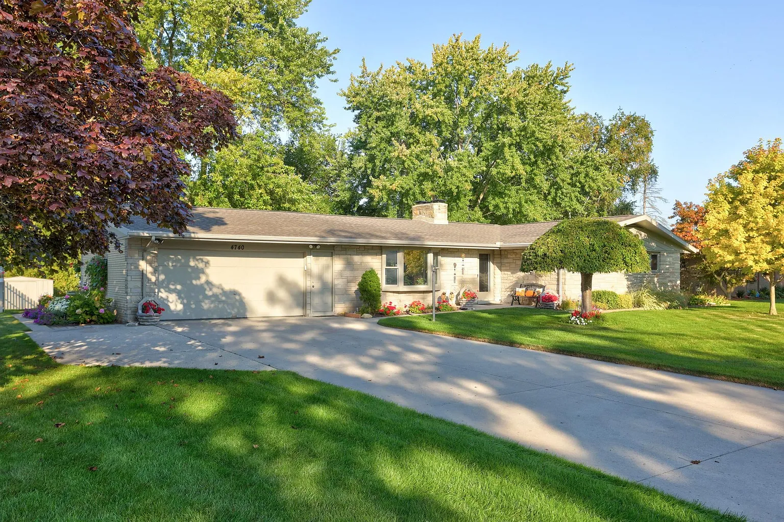 4740 Morningside Dr photo 1