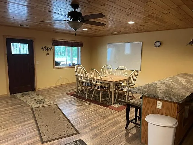 10012 Strawberry Lake Rd — Photo 3
