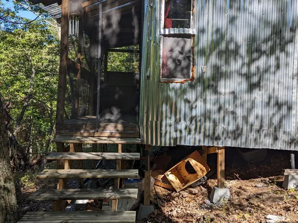 290 Samantha Ct, Great Cacapon, WV 25422