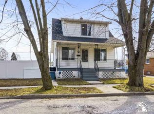 661 Saint John St, Wyandotte, MI 48192