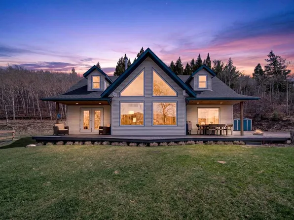 5 S Villa Vega Acres, Lundbreck, AB T0K 1W0