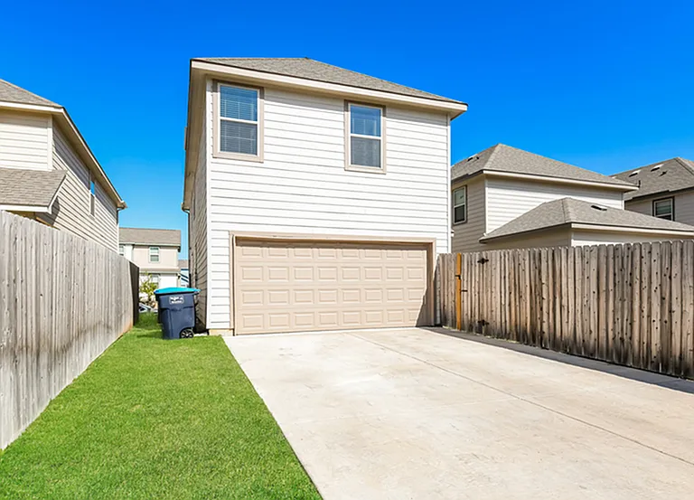 5640 Willamette Dr — Photo 5