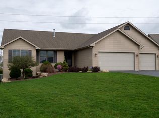 5470 Whistling Hawk Dr, Machesney Park, IL 61115