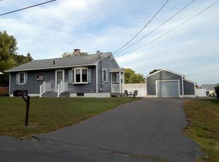 21 Overlook Dr, Chicopee, MA 01013