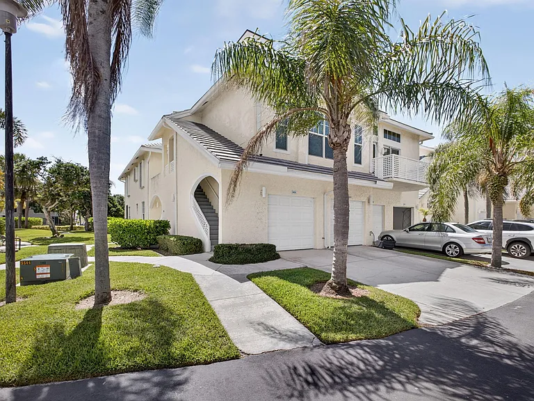 1603 Mizzenmast Way — Photo 3