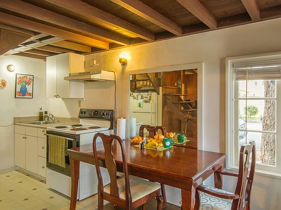 533 Kitchen - Dining area