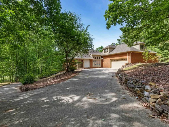 313 Lake Ln, Pinson, AL 35126