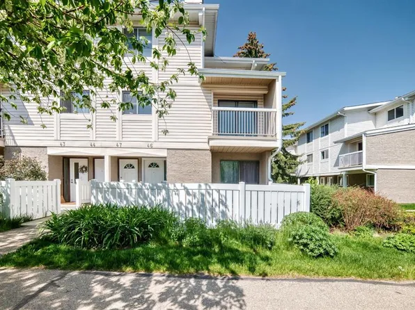 3015 E 51st St SW #46, Calgary, AB T3E 6N5