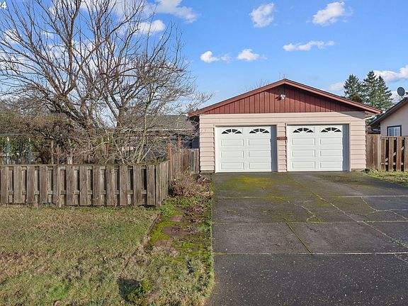 2nd image of 1220 SE 16th Ave