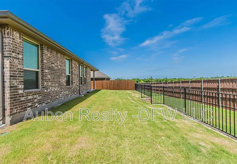 1343 Fox Hollow Rd — Photo 38