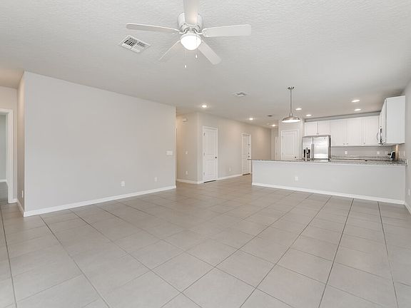 3rd image of 11 Catalina Ct