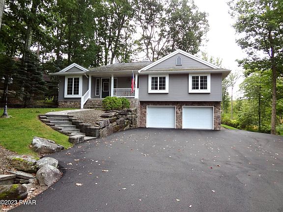 3rd image of 183 Eastwood Dr