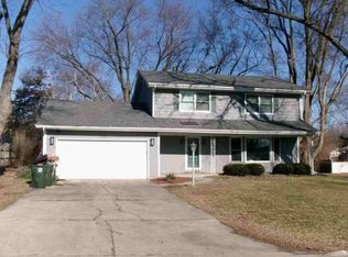 2021 Radcliffe Dr, Aurora, IL 60506