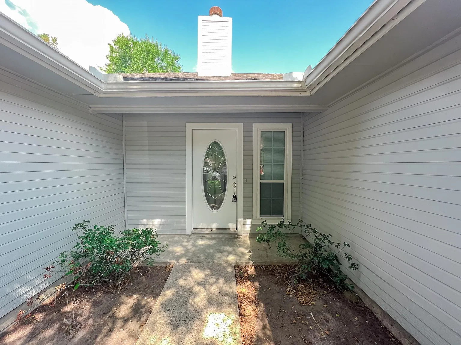 3 bed, 2.0 bath, 1723 sqft, $2,150 — Photo 3