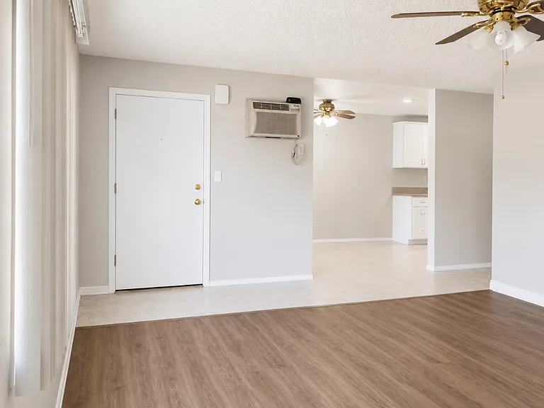 9473 Mills Ave #3 — Photo 7