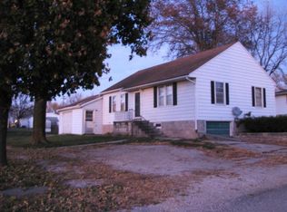 311 E Hawk St, Ravenwood, MO 64479