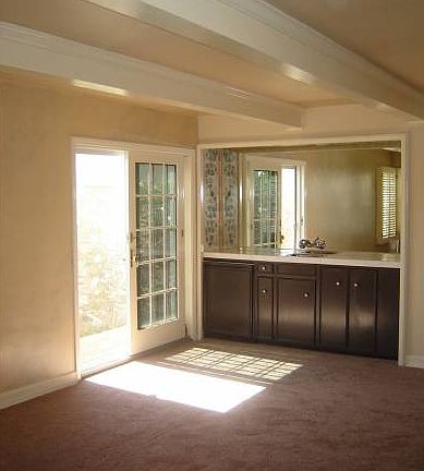 Living Room/Bar Area