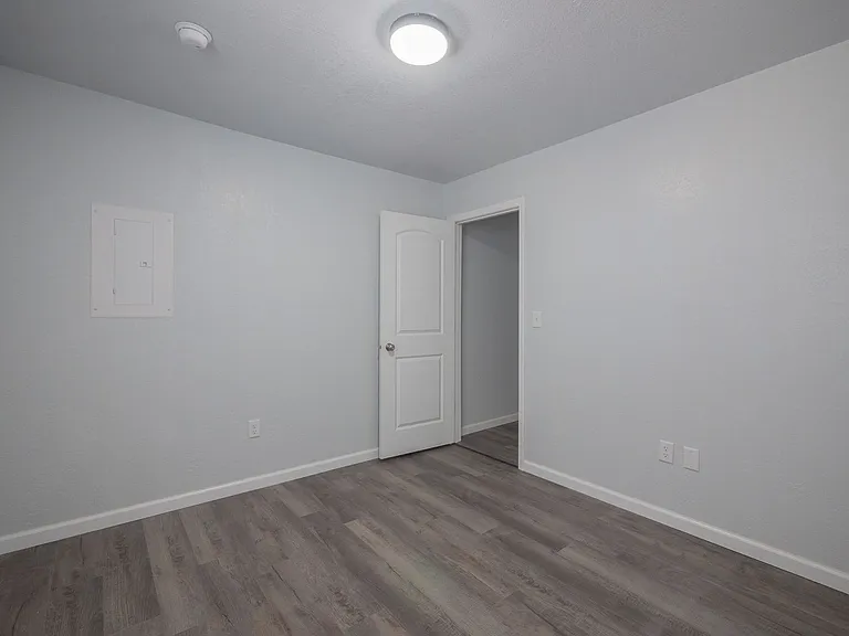 123 N Main St — Photo 7
