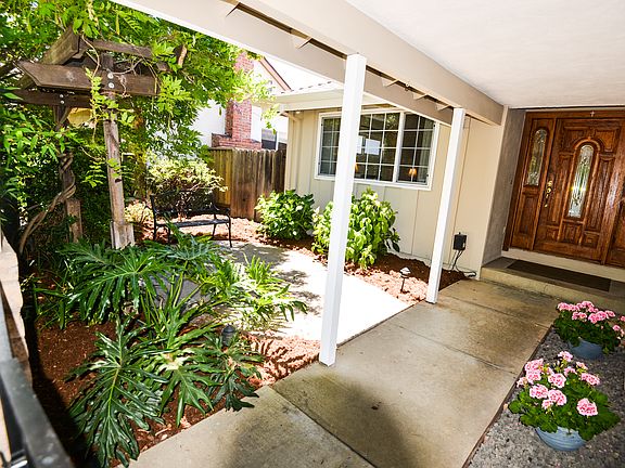 4th image of 5819 Calpine Dr