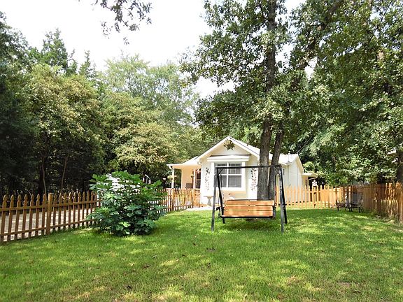 4th image of 320 N Lake Dr