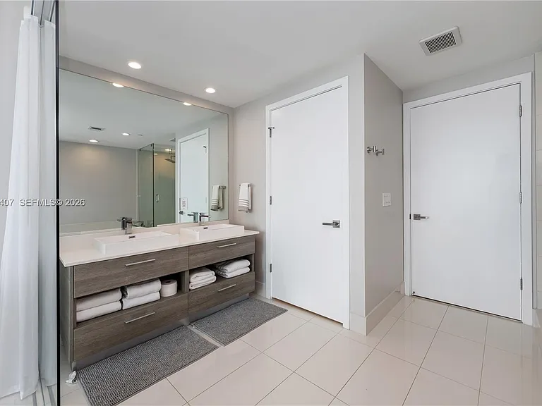 650 NE 32nd St #1501 — Photo 23