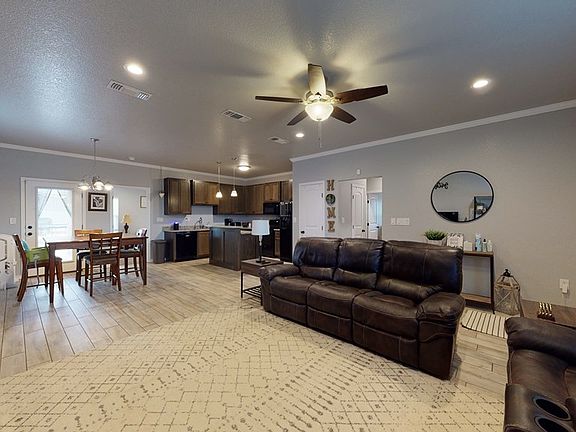 5th image of 411 NW 13th St