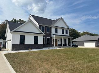 9978 Jayna Ln, Columbia Station, OH 44028