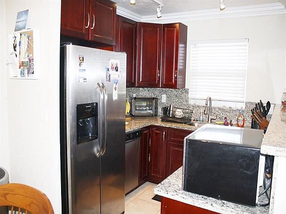 3rd image of 2400 NE 10th St APT 403